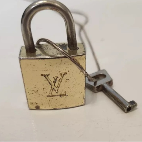 Louis Vuitton rare lock and key set bundle - Picture 2 of 15